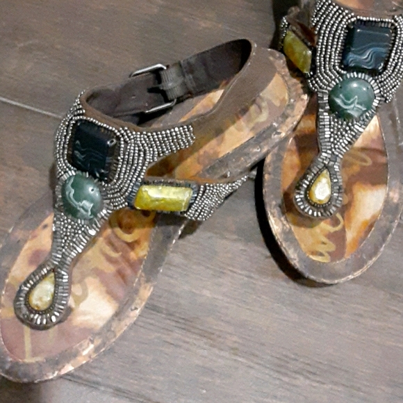 STUNNING!!! - Designer pSam Edelman distressed beaded sandals 7.5 - Picture 1 of 5